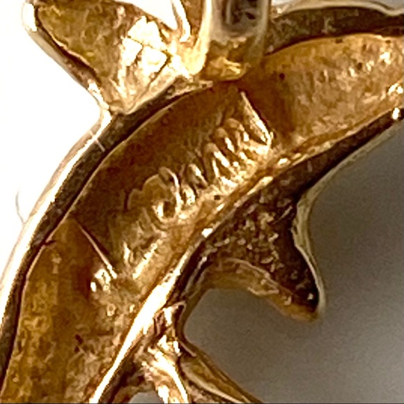 ⚡️Host Pick⚡️Vintage 14k Twin Dolphin Pendant - Picture 7 of 10